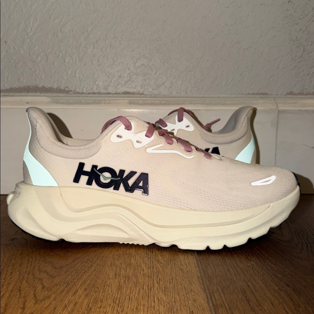 Women’s Hoka Arahi 8